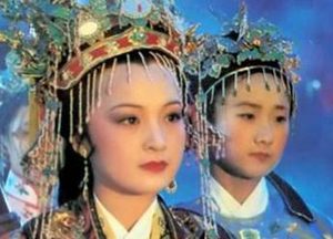 红楼梦中元春省亲回宫是在什么时候？为何会安排在晚上？