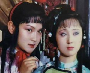 红楼梦中黛玉与宝钗之间的关系为何会有这么大的变化？