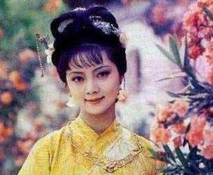 红楼梦中得知邢岫烟的艰苦，薛宝钗为何没有帮她？