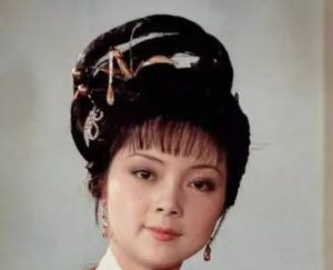 红楼梦中黛玉与宝钗相比，二人的才华有何区别？