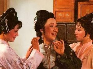 红楼梦中薛姨妈为何认黛玉做干女儿？二人的关系很好吗？