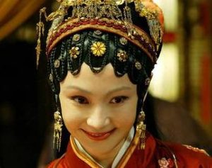 红楼梦中王夫人捡到的绣春囊到底是谁的？王熙凤的吗？