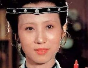 红楼梦中宝玉为何要带上宝钗与黛玉一同前往妙玉处喝茶？