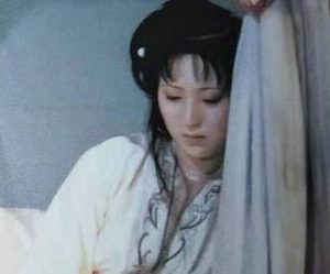 红楼梦中贾宝玉对林黛玉是什么感情？有何变化