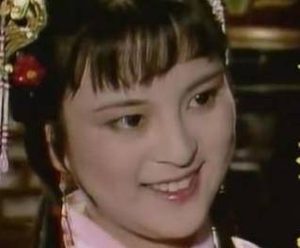红楼梦中平儿为何会替探春撒谎？王熙凤听了之后是何表现？