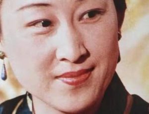 红楼梦中癞头和尚是什么人？宝钗的紧锁是他送的吗？