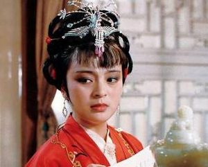红楼梦中贾府发生抄检大观园时，晴雯是何表现？