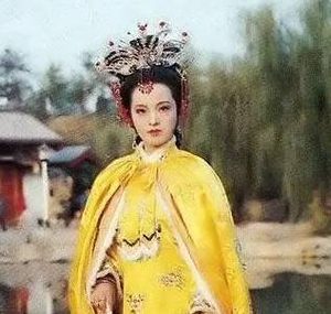 红楼梦中给杏帘在望赐名浣葛山庄，元春这么做的原因是什么？