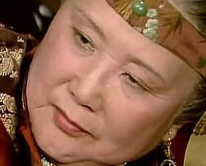 红楼梦中袭人是如何得到王夫人的信任和看重的？