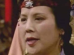 红楼梦中邢夫人在抄检大观园后选择闭门不出，是因为什么?
