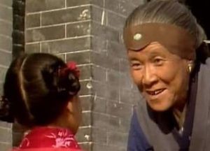 红楼梦中刘姥姥去荣国府时还带着板儿，是为什么？