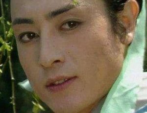 红楼梦中贾芸是什么出身？他又是如何逆袭成功到的？