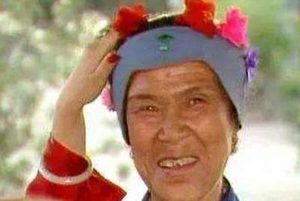 《红楼梦》里的刘姥姥救巧姐花了多少银子？