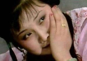 红楼梦中金钏落得跳井自尽的结局，真的怪自己吗？