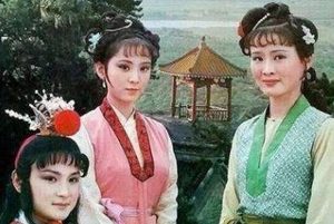 红楼梦中秋纹是个什么样的人？是如何描写她的