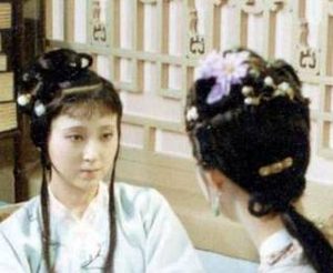 红楼梦中黛玉进入贾府后，时常说自己命苦是为何？