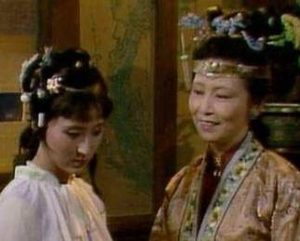 红楼梦中在王夫人面前暴露宝黛的关系亲密，薛宝钗为何这么做？