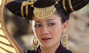 《西游记》里火焰山的土地公有什么特别之处，为什么陪着铁扇公主？