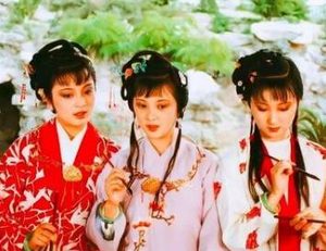红楼梦中让二等丫鬟伺候黛玉，贾母为何这么安排？