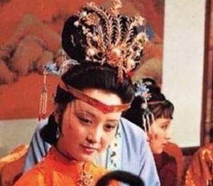红楼梦中为何说王熙凤的情商高？从哪些事可以看出来？