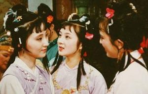 《红楼梦》里潇湘馆房舍狭窄，为什么薛姨妈一定要住进来？