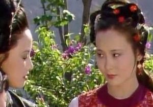 红楼梦中小红在怡红院的处境困难，为何会受这么大的委屈？