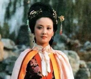 红楼梦中王熙凤害怕贾琏休妻吗？她背后的靠山是谁？
