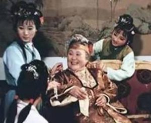 红楼梦中还没见到宝玉前，黛玉对他的印象如何？