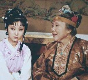 红楼梦中黛玉为何是个敏感的性子？原因是什么