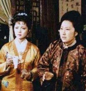 红楼梦薛宝钗的金锁是什么来历？为何要撒谎？
