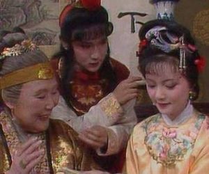 红楼梦中贾母的生日是在何时?背后有什么含义？