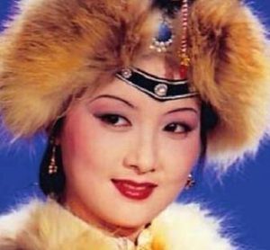 红楼梦对于宝玉的姨娘人选，贾政最心仪的人选是谁？