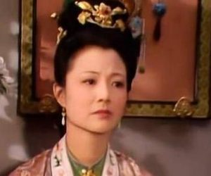 红楼梦宝钗离开大观园后，李纨和尤氏在笑什么？