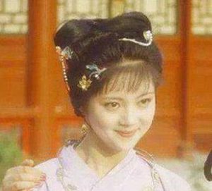红楼梦宝钗与黛玉在贾府终得人缘差距到底有多大？