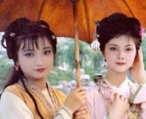 红楼梦王熙凤是如何骂薛宝钗的？为何要这样