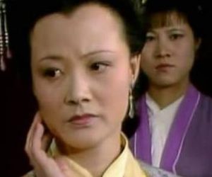 红楼梦中秦可卿在荣宁两府的评价如何？