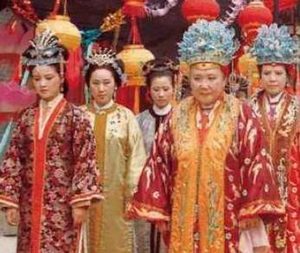 红楼梦中元春省亲回贾府的时间是什么时候？有何含义