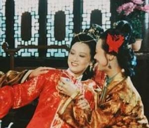 红楼梦贾母是如何解决贾琏私混被抓的事情的？