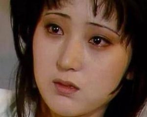 红楼梦中贾府众人都是如何看待宝玉与黛玉之间的感情的?