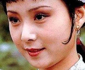 红楼梦中贾母是如何看待和评价袭人的？
