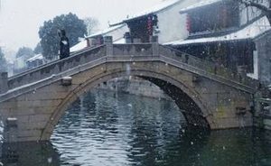 谢灵运的《初发石首城》运用了哪些修辞手法？