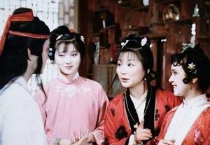 红楼梦中，妙玉和邢岫烟的交往分为哪两个阶段？