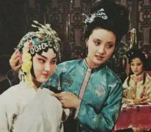 红楼梦中王熙凤为何会与黛玉交好？她有什么特别之处？