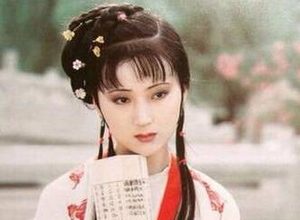 红楼梦中王夫人为何选择皇商出身的薛宝钗为儿媳？