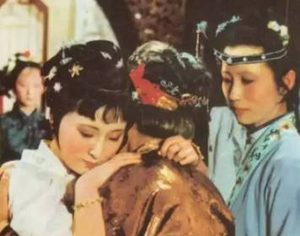 红楼梦中王夫人从黛玉进贾府就不喜欢她，到底是为什么？