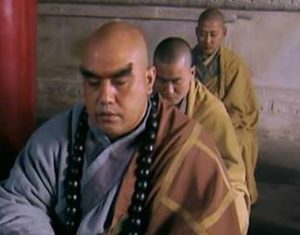 水浒传中鲁智深坐化后，宋江为何要请众官来拈香拜礼