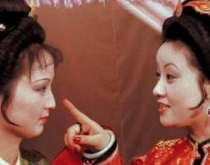 红楼梦中贾琏为何要鸳鸯偷贾母的体己钱？