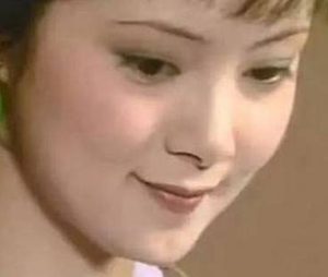 红楼梦中香菱与宝钗之间的关系怎么样？