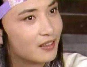 红楼梦中尤二姐和尤三姐，是如何进入贾府这个贵族圈的