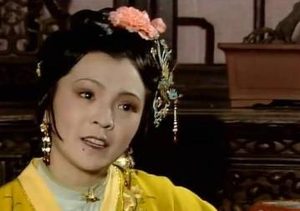 红楼梦中贾府的饮食很精致，夏金桂为什么喜欢啃骨头？